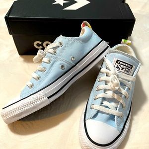 NIB Converse Madison 8